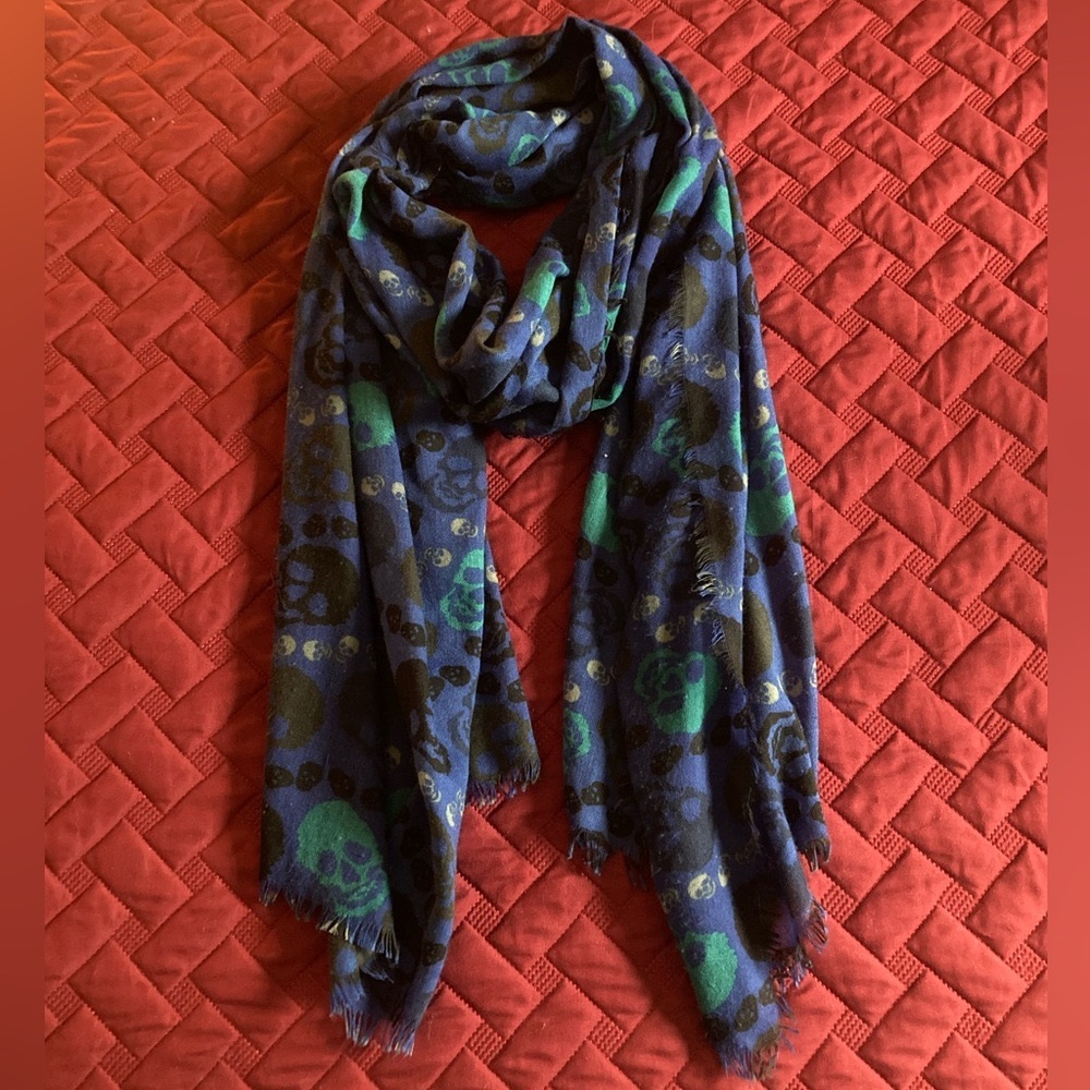 Blue And Black Skull Scarf 💀🧣